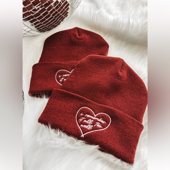 ❌ NEW Taylor Swift Unisex Red “All Too Well” Inspired Embroidered Ribbed Beanie - Picture 6 of 7